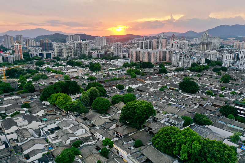 党的十八大以来以习近平同志为焦点的党中央激活中华文化的历史性孝顺述评 -  豪门国际