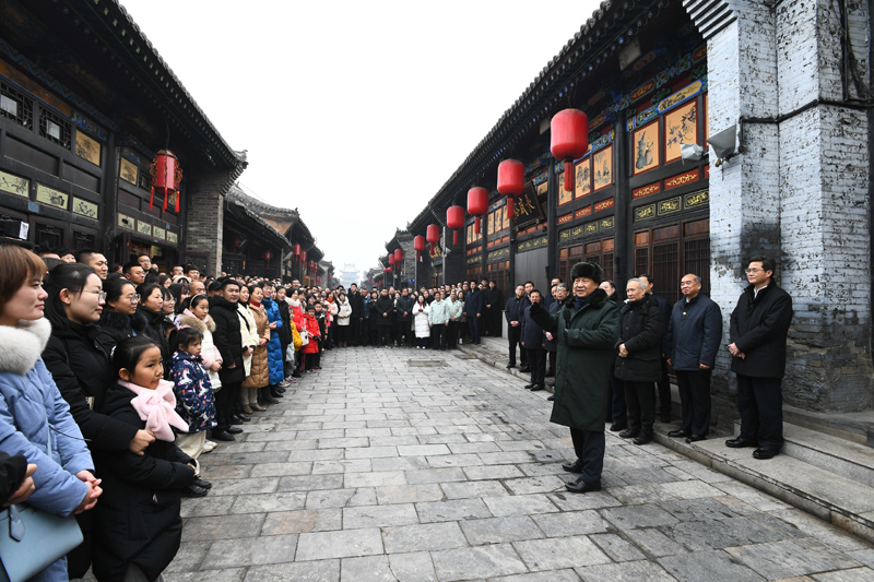 习近平春节前夕赴山西探望慰问下层干部群众 向天下各族人民致以优美的新春祝福 -  豪门国际