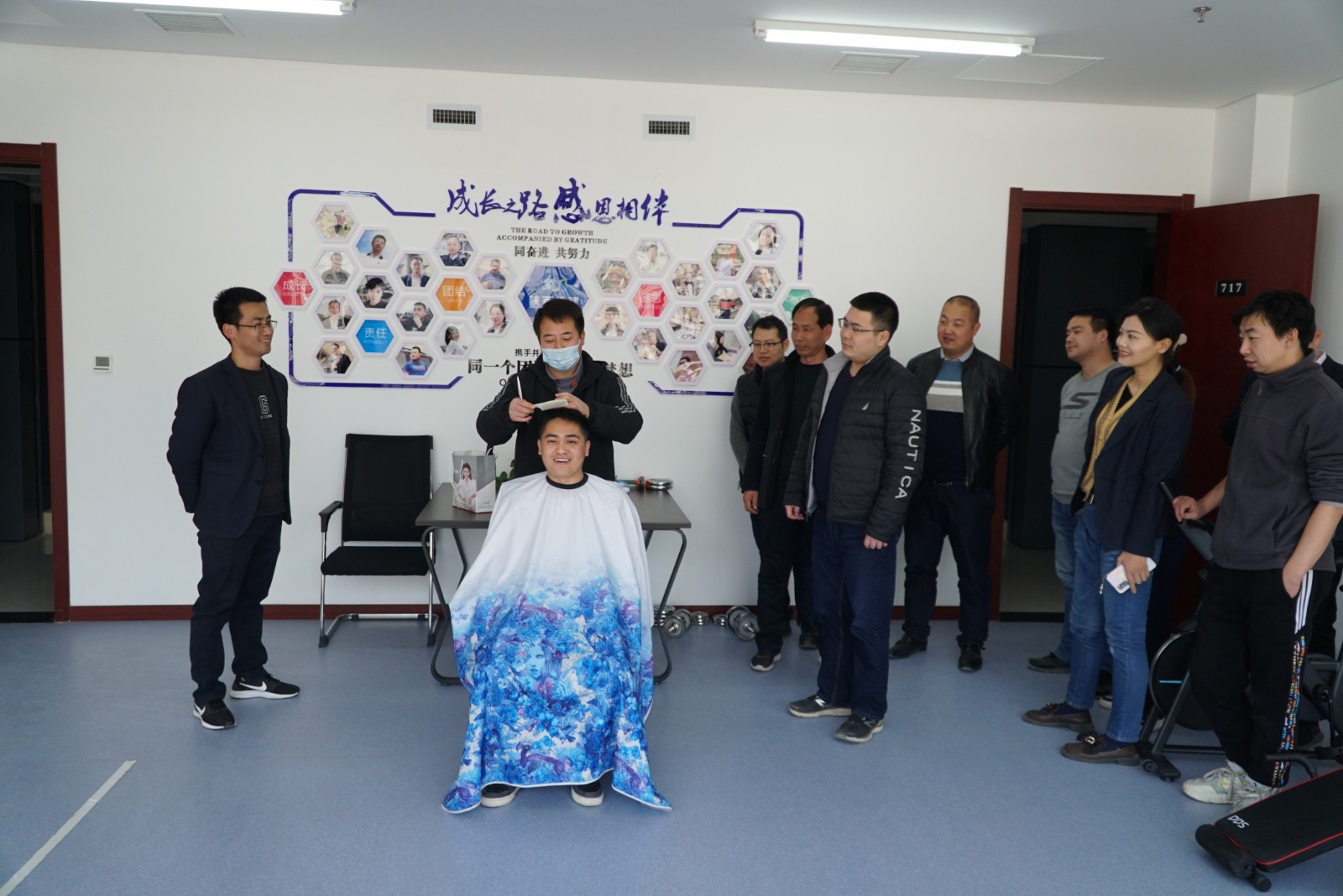 铜川分公司开展“送温暖”一线职工关爱运动 -  豪门国际