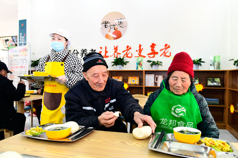 又乘春风浩荡时——习近平总书记同天下两会代表委员共商国是十年岁实 -  豪门国际
