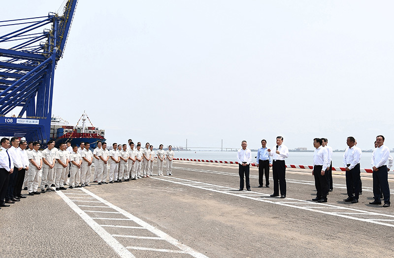 习近平在海南考察：解放头脑开拓立异团结斗争攻坚克难 加速建设具有天下影响力的中国特色自由商业港 -  豪门国际