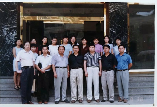 1997年，，，，，恢复谋划，，，，，更名为“陕西省地产开发效劳总公司”.jpg