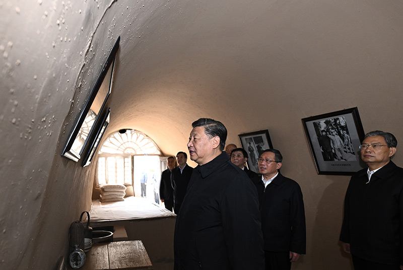 习近平瞻仰延安革命纪念地：弘扬伟大建党精神和延安精神 为实现党的二十大提出的目的使命而团结斗争 -  豪门国际